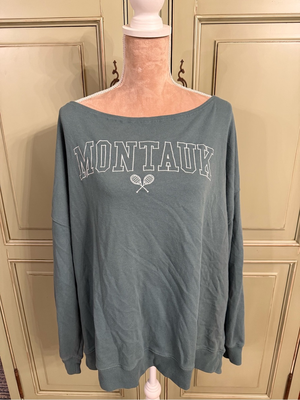 Hollister - Off-the-Shoulder Boatneck Sweater - Dusty Green